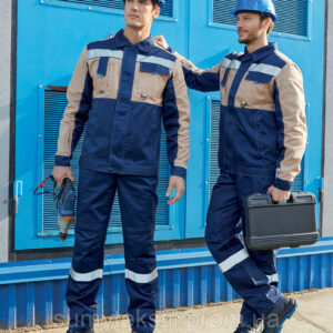 Flame retardant antistatic suit for gas station operator