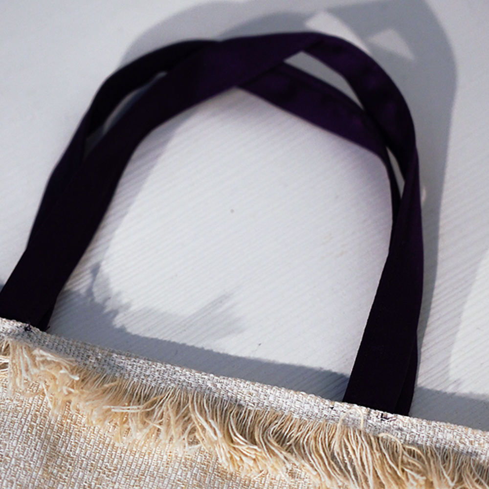 Elegant White Handbag with Decorative Details - Image 4